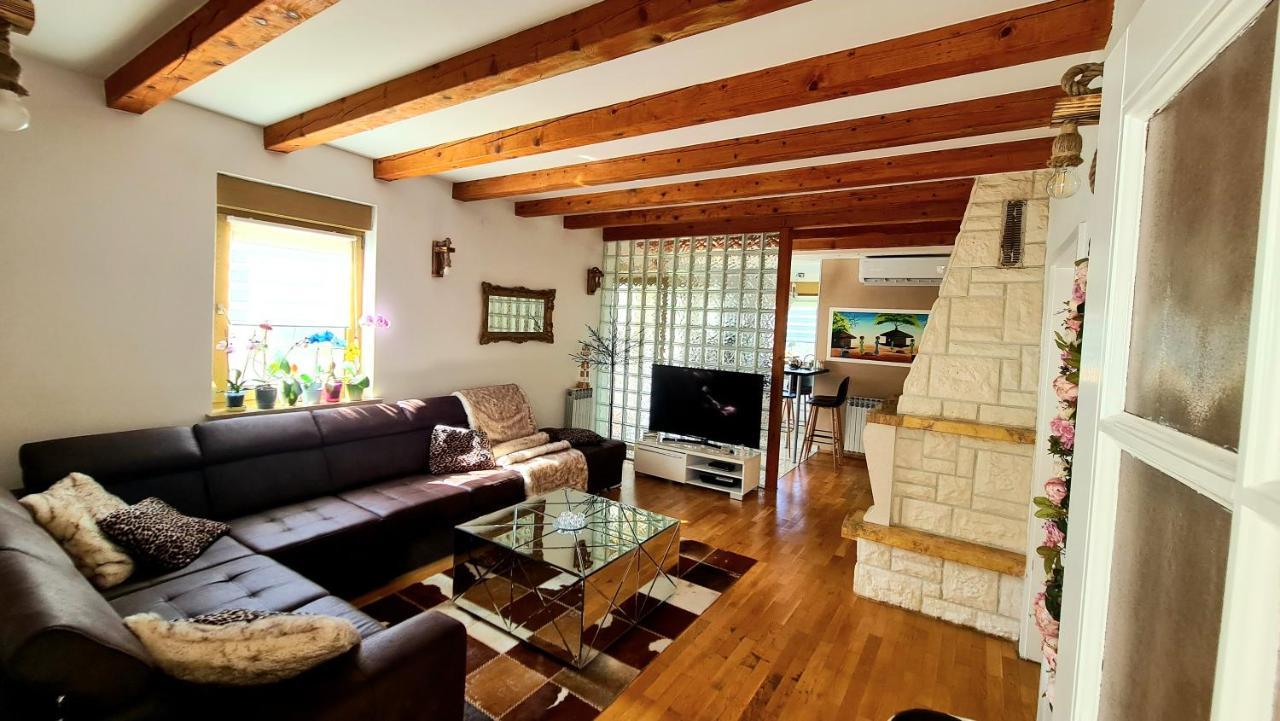 Villa Sunshine Pula Extérieur photo