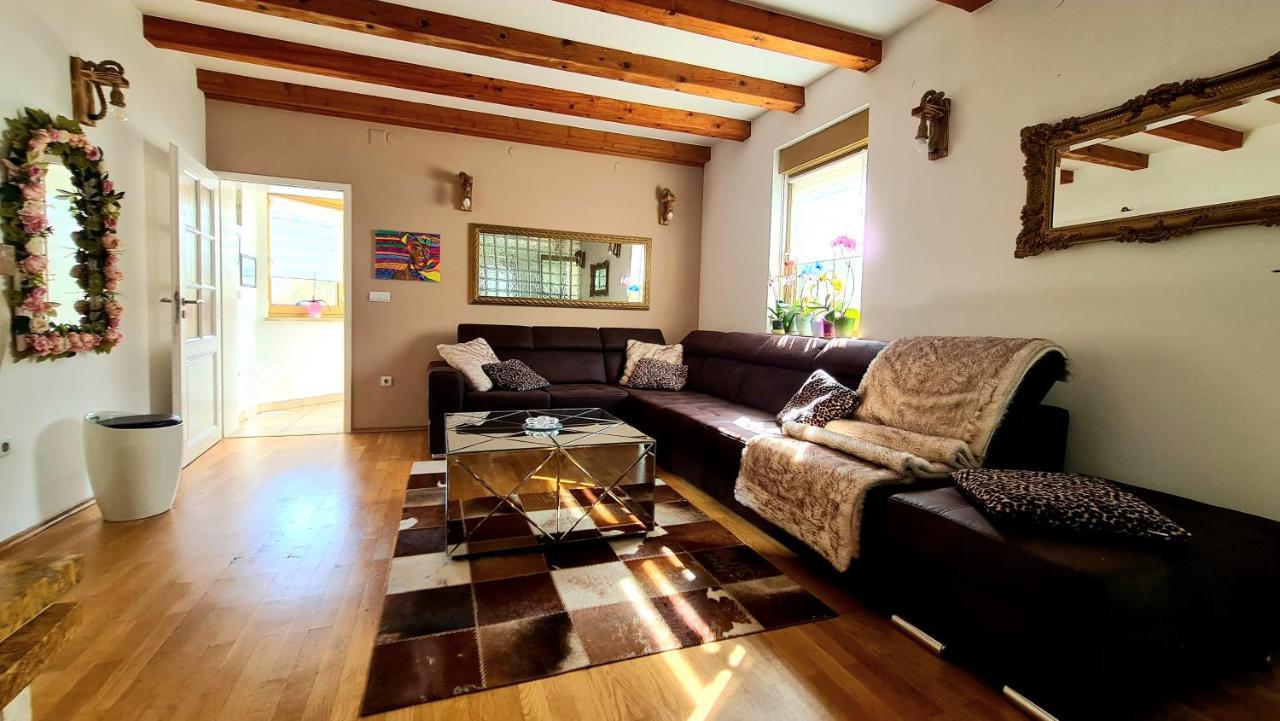 Villa Sunshine Pula Extérieur photo
