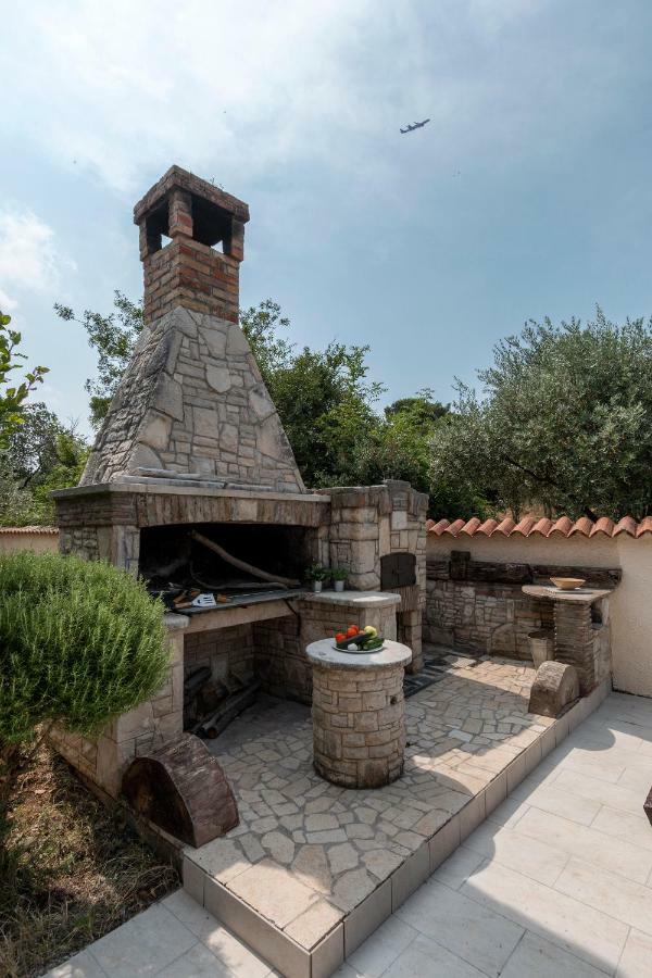 Villa Sunshine Pula Extérieur photo